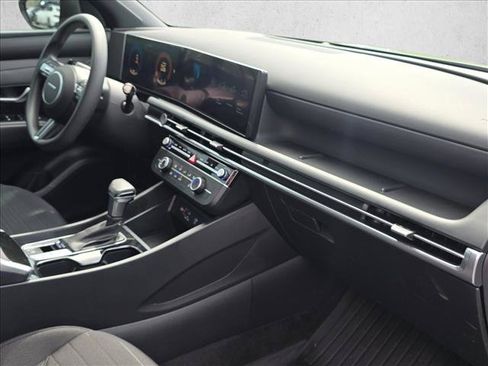 Used 2025 Hyundai Santa Cruz SE FWD image 24