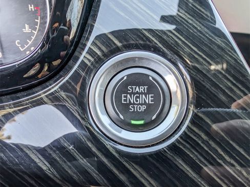 Used 2023 Cadillac XT6 Premium Luxury image 34