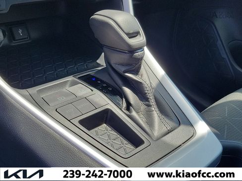 Used 2021 Toyota RAV4 XLE w/ Convenience Package FWD image 33