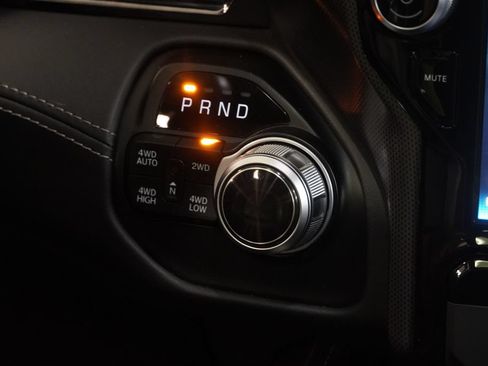 Used 2022 RAM 1500 Limited AWD/4WD image 22