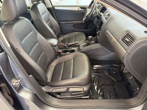 Used 2017 Volkswagen Jetta SE image 30