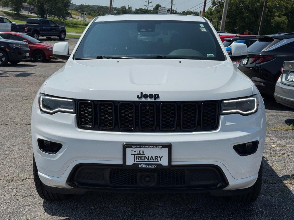 Used 2020 Jeep Grand Cherokee Altitude AWD/4WD image 9