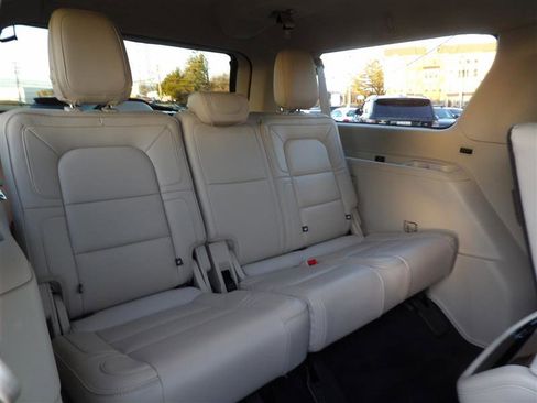 Used 2019 Lincoln Navigator L Reserve image 15