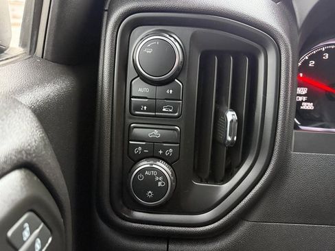 Used 2024 Chevrolet Silverado 1500 Custom image 28