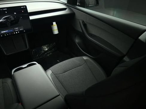 Used 2026 Tesla Model Y 2WD image 45