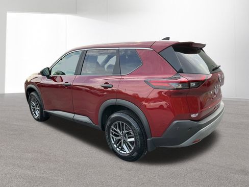 Used 2023 Nissan Rogue S AWD/4WD image 5