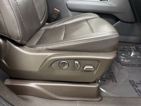 Used 2021 GMC Yukon Denali w/ Denali Premium Package image 22