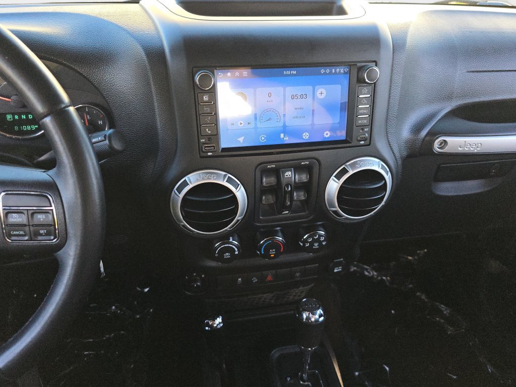 Used 2015 Jeep Wrangler Unlimited Sahara w/ Connectivity Group AWD/4WD image 26