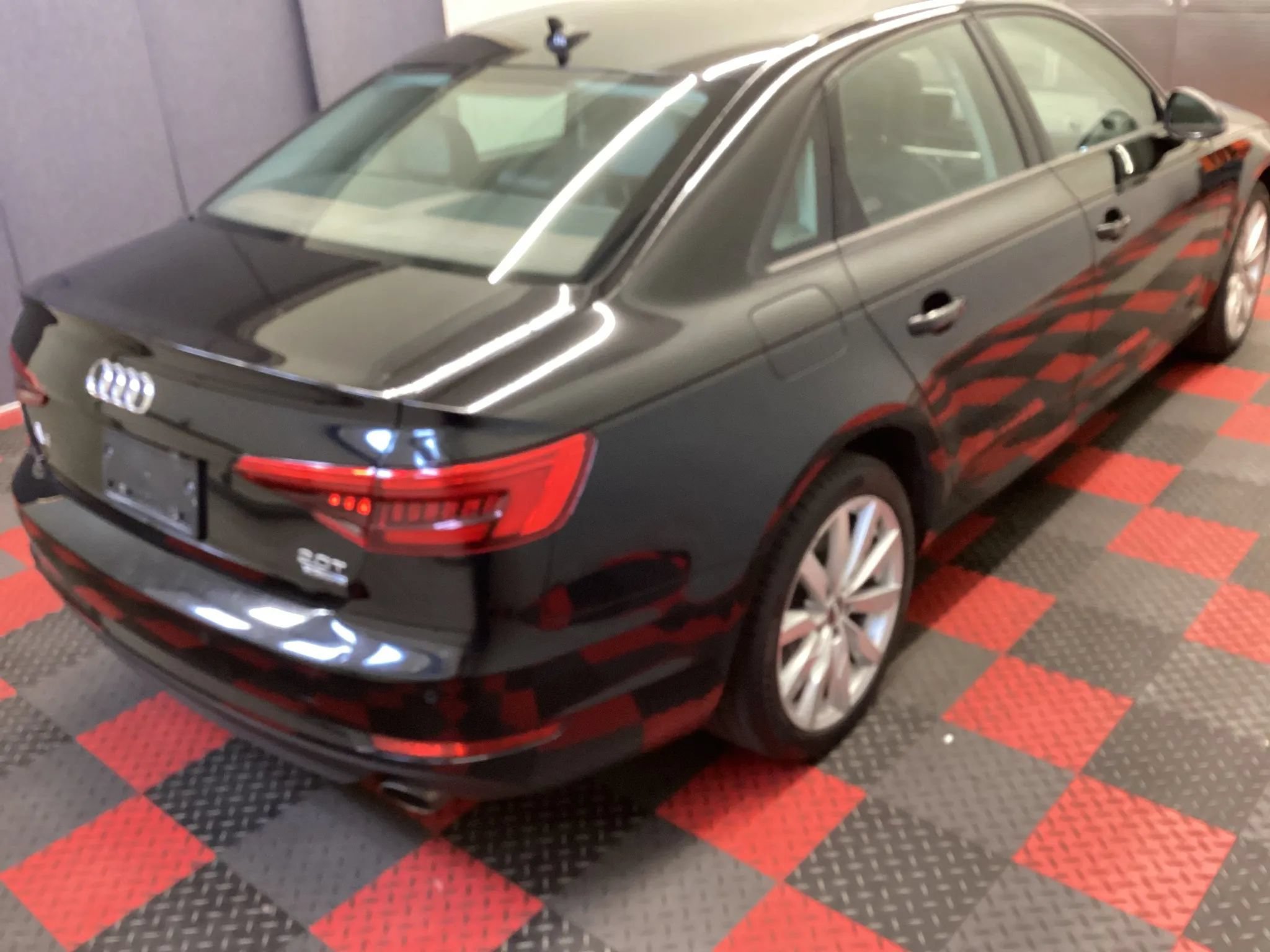 Used 2017 Audi A4 2.0T Premium S quattro Sedan w/ Audi MMI Navigation Plus AWD/4WD image 3