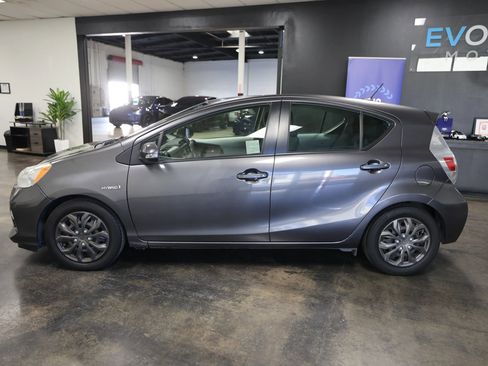 Used 2013 Toyota Prius C Three image 8