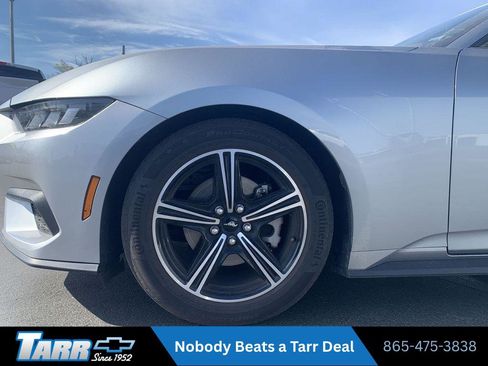 Used 2025 Ford Mustang Premium RWD image 2