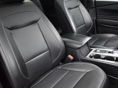 Used 2022 Ford Explorer Limited image 38