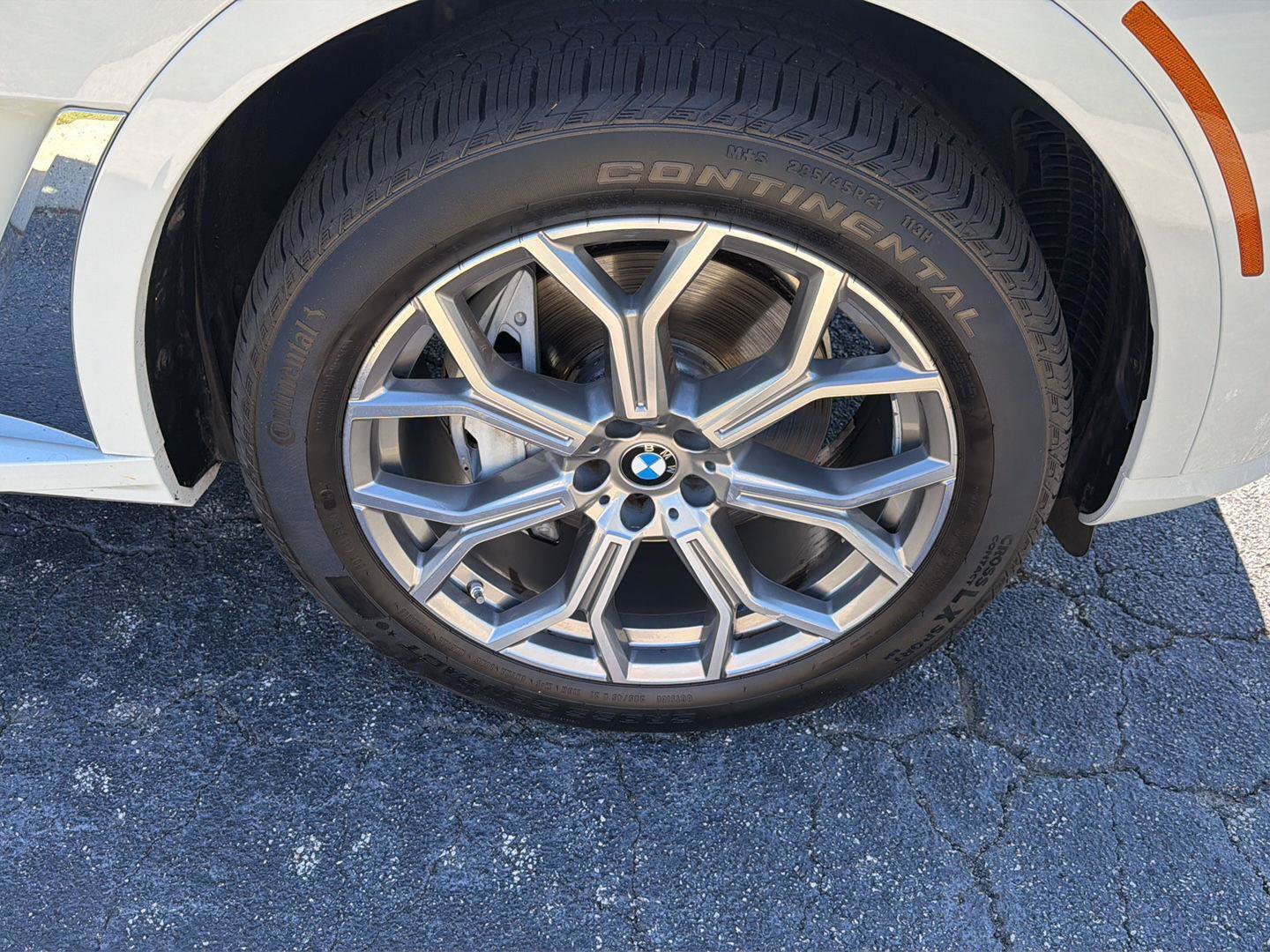 Used 2024 BMW X7 xDrive40i w/ Premium Package AWD/4WD image 44