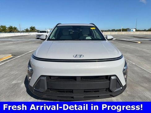 Used 2024 Hyundai Kona SEL w/ Convenience Package image 2