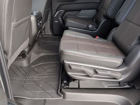 New 2026 Chevrolet Suburban High Country image 24