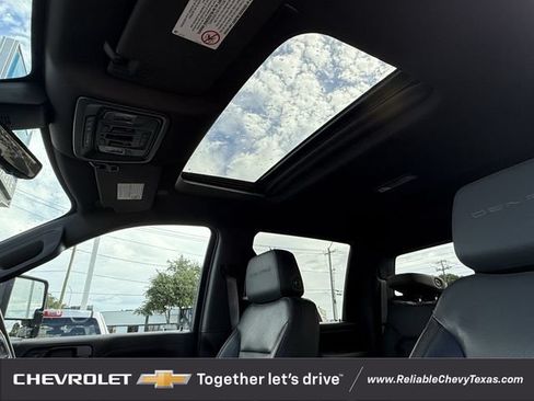 Used 2022 GMC Sierra 2500 Denali w/ Denali Ultimate Package AWD/4WD image 34