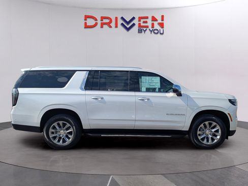 New 2025 Chevrolet Suburban Premier image 6