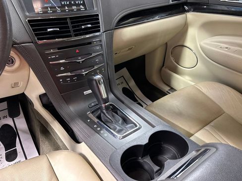 Used 2019 Lincoln MKT AWD image 27