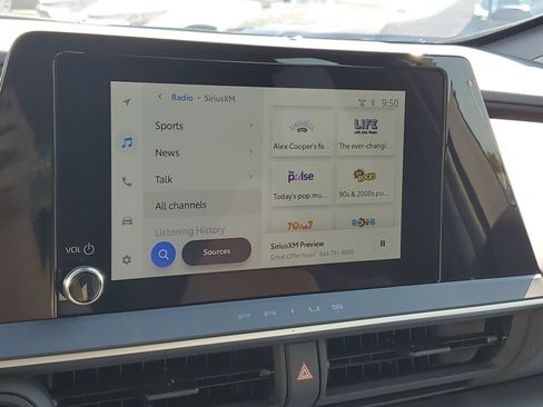 Certified 2025 Toyota Prius LE FWD image 25