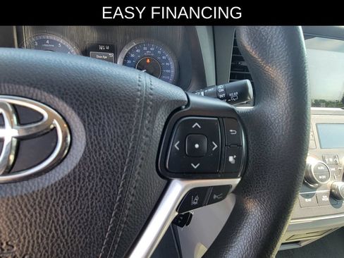 Used 2019 Toyota Sienna L w/ Carpet Mat Package FWD image 17