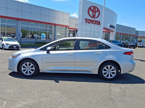 Used 2023 Toyota Corolla LE AWD/4WD image 4