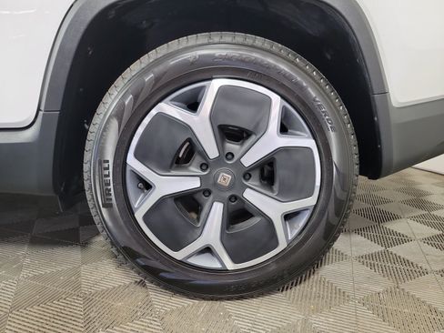 Used 2024 Rivian R1T Adventure AWD/4WD image 10