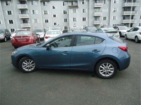 Used 2014 MAZDA MAZDA3 i Touring w/ Technology Package FWD image 8