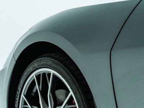 Used 2024 Chevrolet Corvette Stingray Coupe w/ Chrome Exterior Badge Package image 22