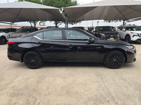 New 2026 Nissan Altima 2.5 SV FWD image 2