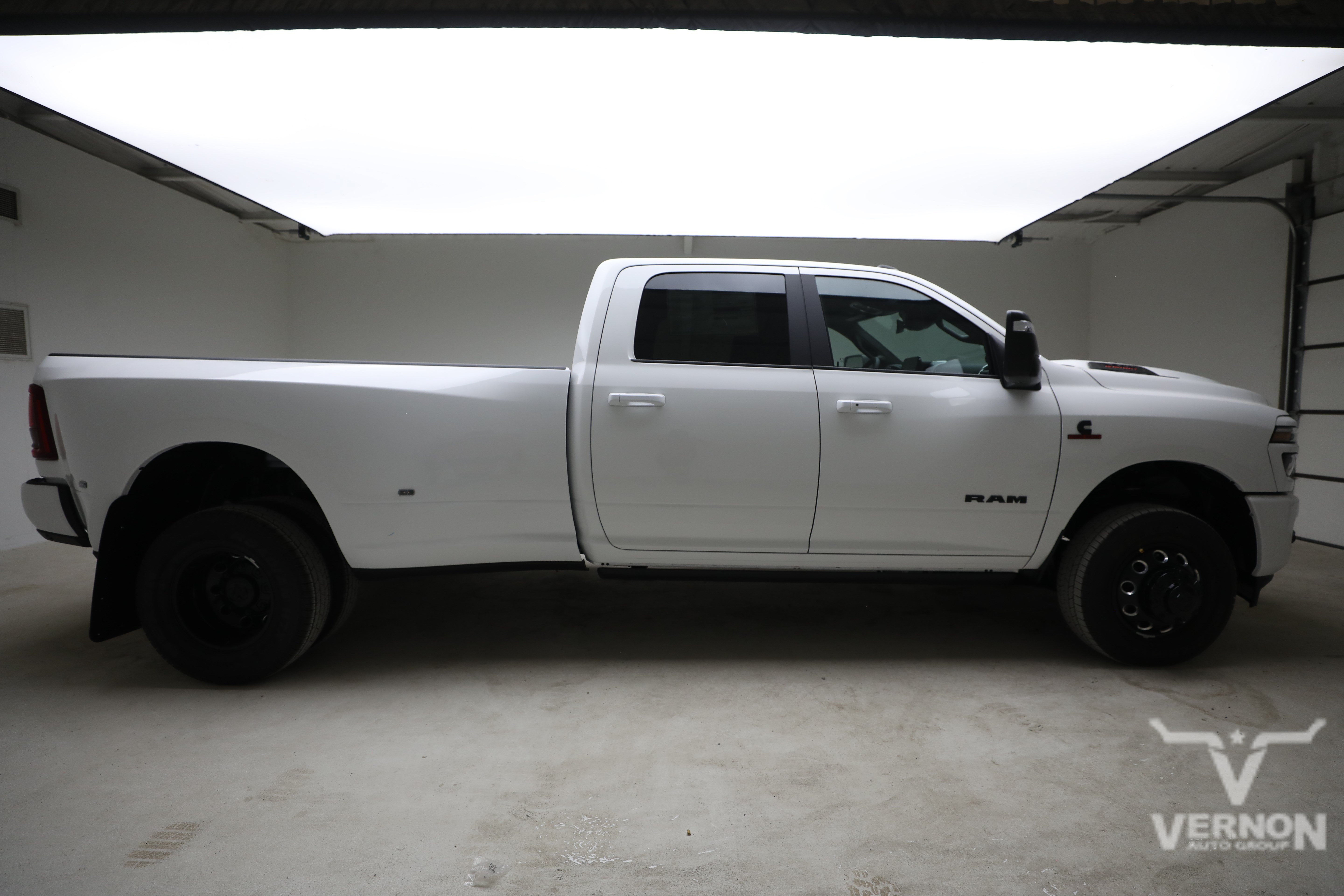 New 2026 RAM 3500 Laramie AWD/4WD image 6