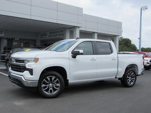 Certified 2025 Chevrolet Silverado 1500 LT image 2