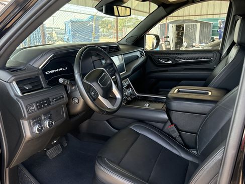 Used 2023 GMC Yukon Denali AWD/4WD image 9