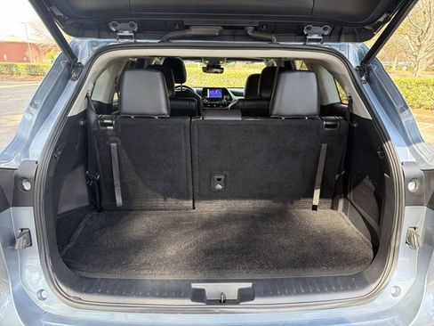 Used 2023 Toyota Highlander XLE FWD image 25