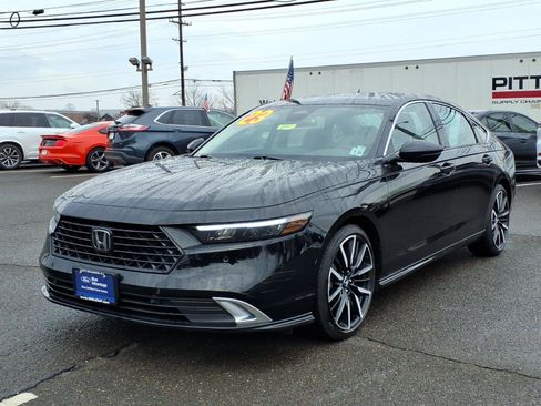 Used 2023 Honda Accord Touring image 3