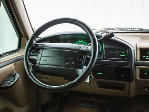 Used 1996 Ford Bronco XLT image 4