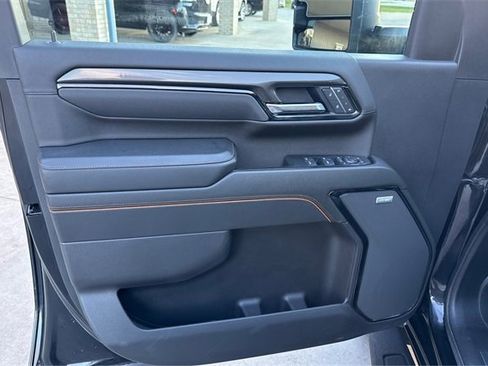 Used 2025 GMC Sierra 2500 AT4 w/ AT4 Premium Plus Package image 19