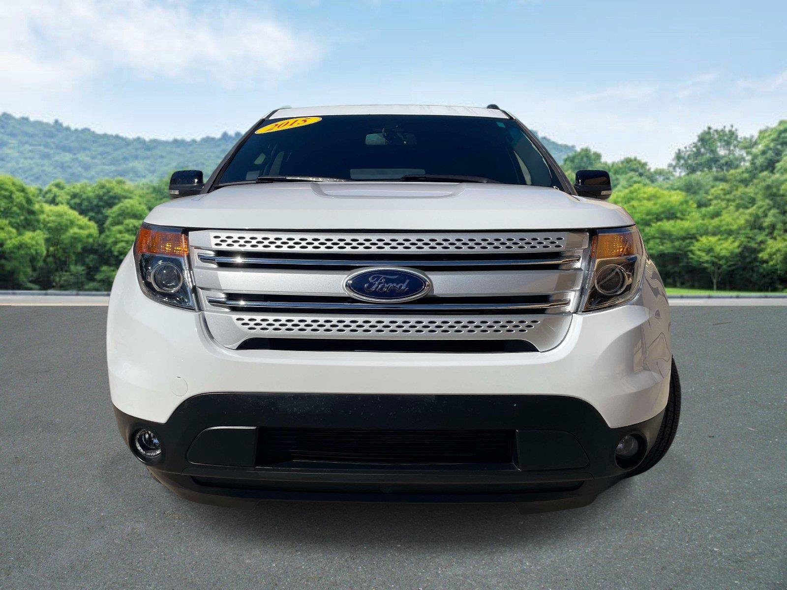 Used 2015 Ford Explorer XLT w/ Equipment Group 202A FWD image 8