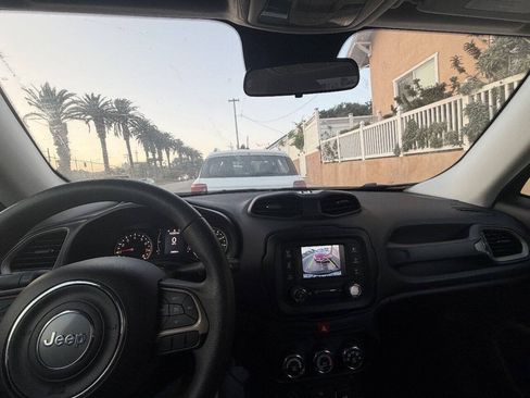 Used 2016 Jeep Renegade Sport w/ Power & Air Group FWD image 13