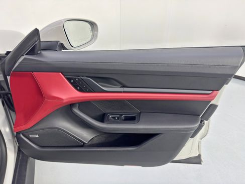 Used 2023 Porsche Taycan 4S w/ Premium Package image 43