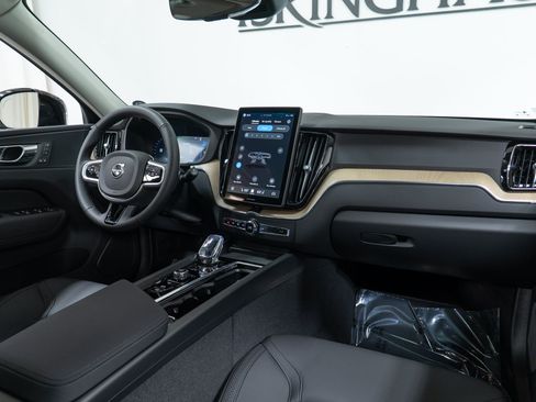 New 2026 Volvo XC60 B5 Plus AWD/4WD image 14