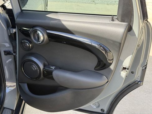 Used 2017 MINI Cooper S image 26