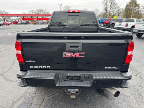 Used 2019 GMC Sierra 2500 Denali w/ Duramax Plus Package AWD/4WD image 6