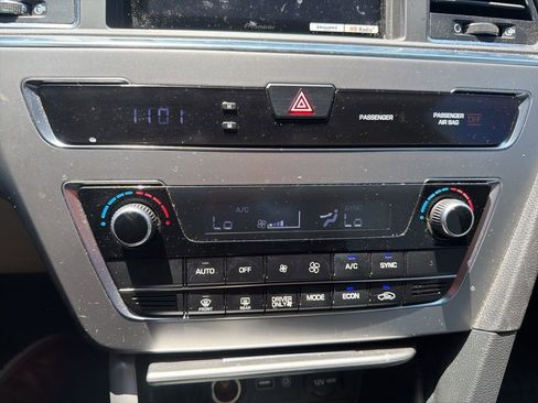 Used 2016 Hyundai Sonata SE FWD image 12