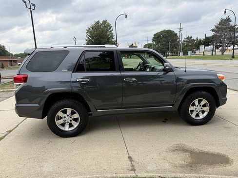 Used 2012 Toyota 4Runner SR5 w/ Convenience Pkg AWD/4WD image 4