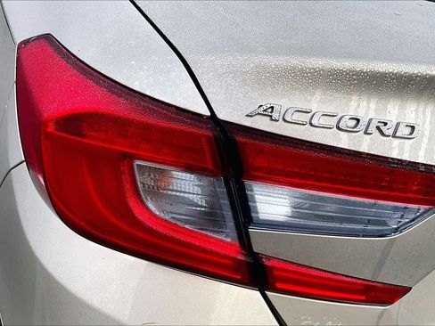 Used 2020 Honda Accord Touring image 28