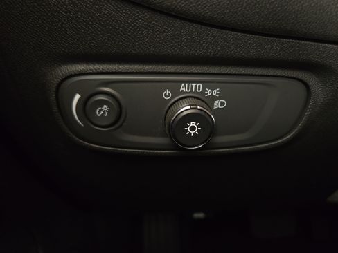 Certified 2020 Chevrolet Equinox LS w/ LS Convenience Package FWD image 24