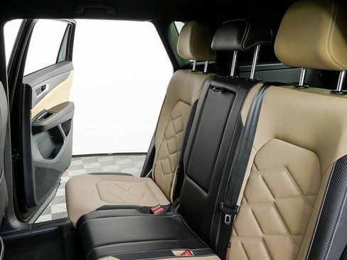 Certified 2024 Volkswagen Atlas Cross Sport SE image 22