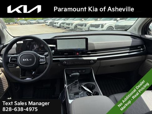 New 2026 Kia Carnival FWD image 7