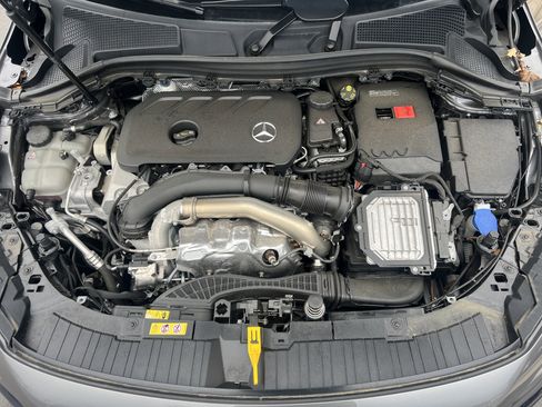 Used 2025 Mercedes-Benz GLA 250 4MATIC image 36