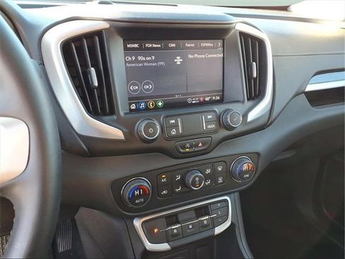 Used 2023 GMC Terrain SLT image 9